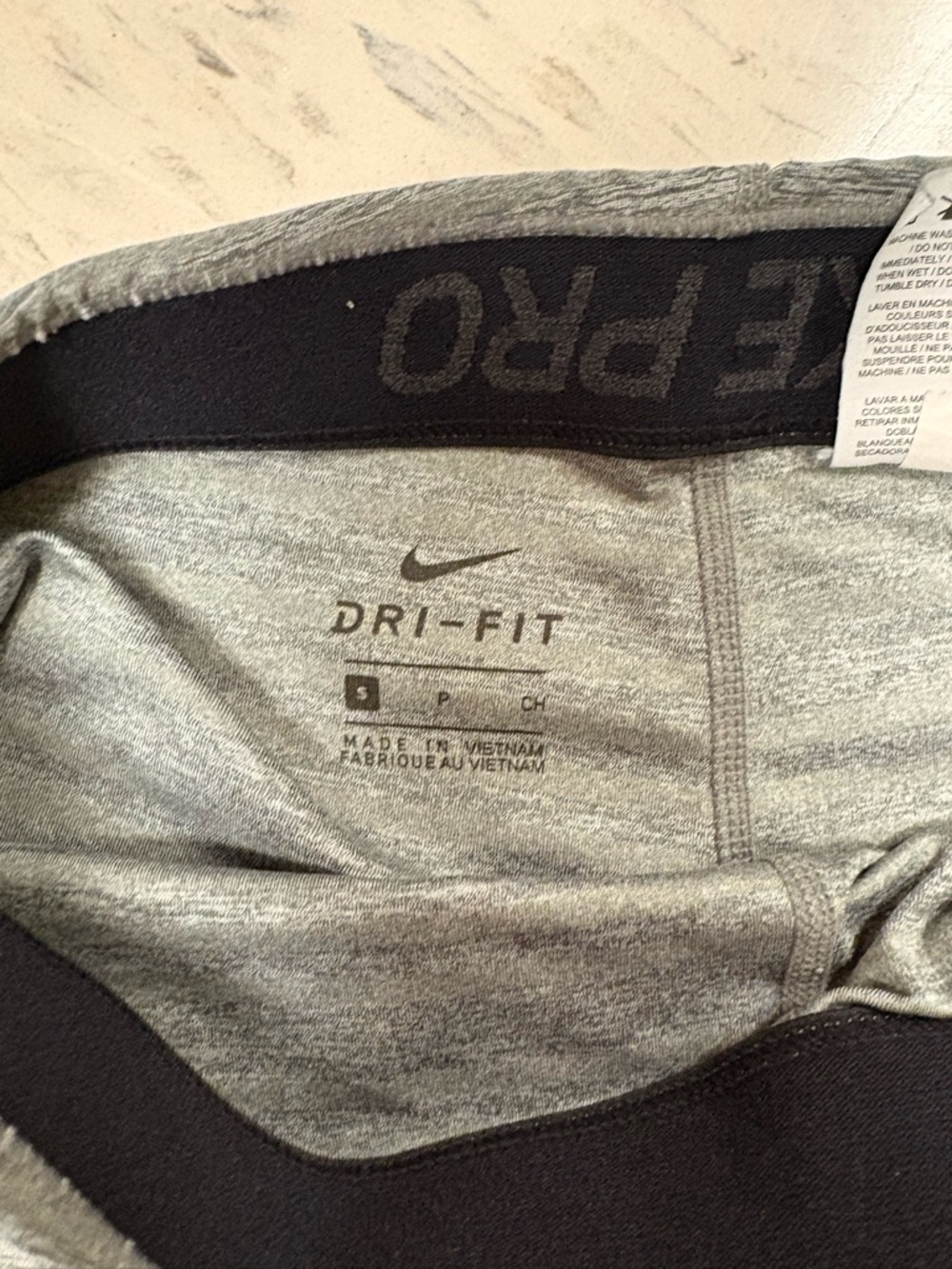 Nike Pros - Picture 2 of 2